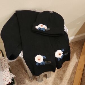 Vintage INC International Concepts Hat and Scarf Set with Floral Embroidery